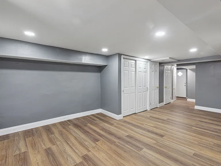 214 Westbridge Rd — Photo 9