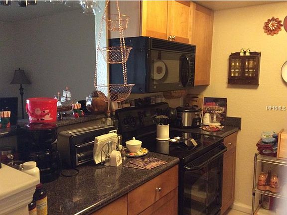 3rd image of 185 Lewfield Cir #185