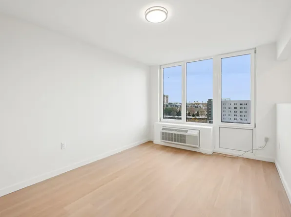 1 Mallory Avenue image 18 of 25