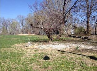 5412 NE 63rd St, Gladstone, MO 64119