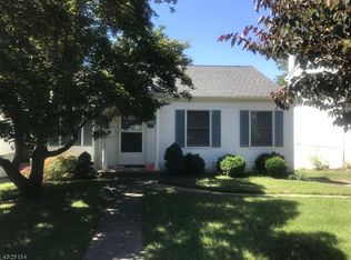 84 Maple Ave, Morris Plains, NJ 07950