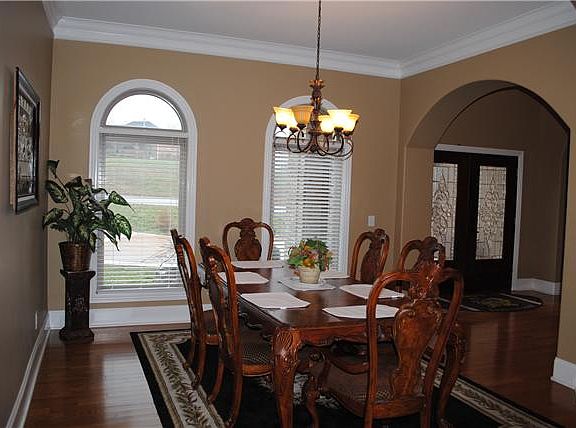 4th image of 125 Collinwood Dr