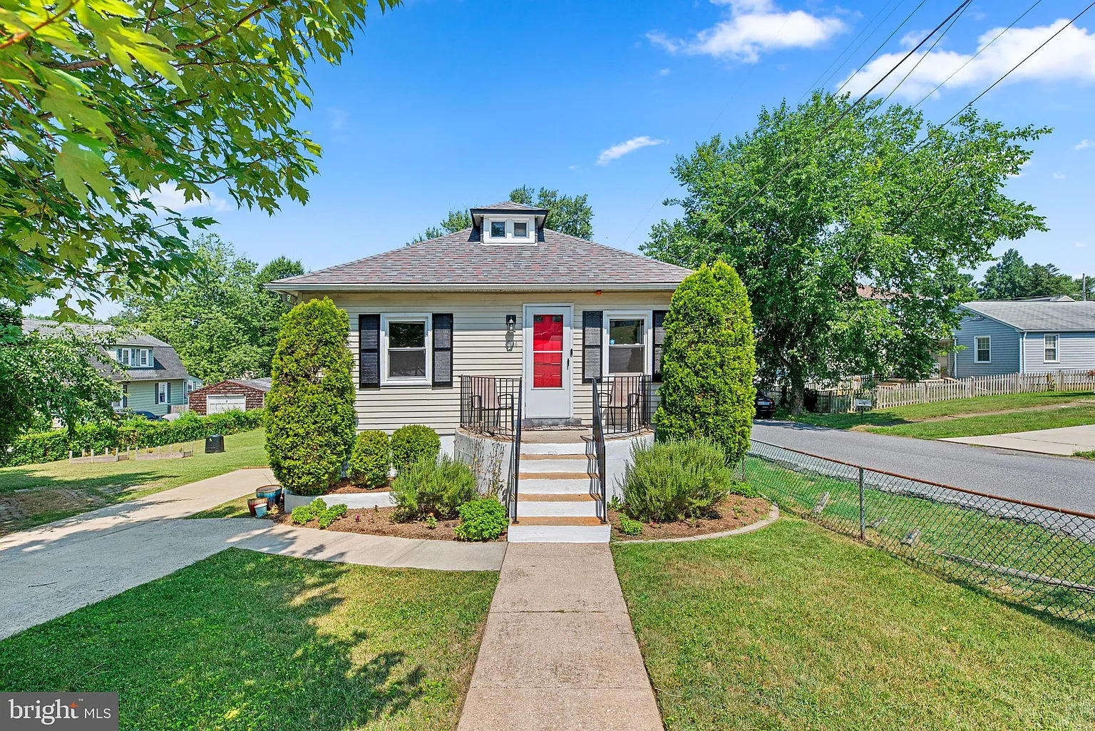 1914 Kernan Dr photo 1