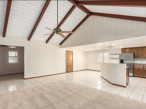 eat- in kitchen
