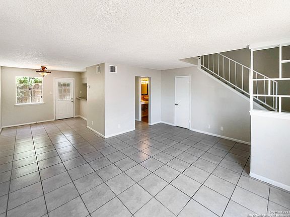 3rd image of 6427 WURZBACH RD #52