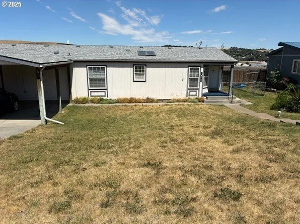 3055 SW River View Dr, Pendleton, OR 97801