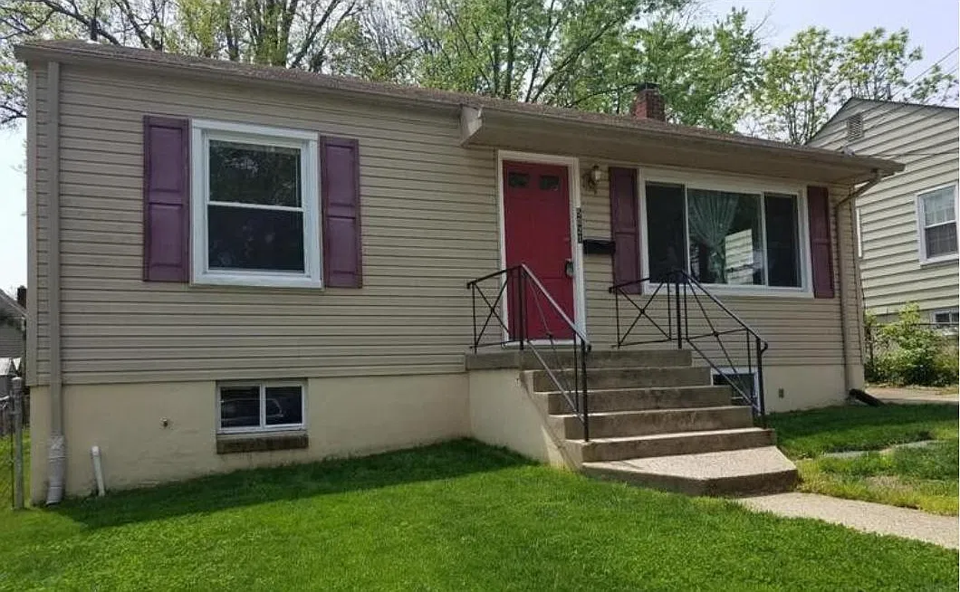 1 bed, 2300 sqft, $750 — Photo 1