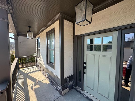 2nd image of 2442 Mills Bnd