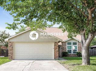 702 Southridge Ct, Grand Prairie, TX 75052