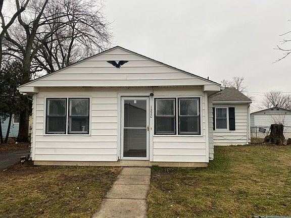 2nd image of 1220 E 2nd St