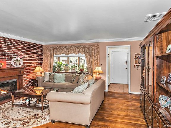 3rd image of 912 Ascan Street
