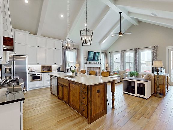 3rd image of 1972 Cottonwood Terrace Ct