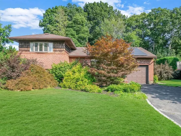 11 Greene Drive, Commack, NY 11725