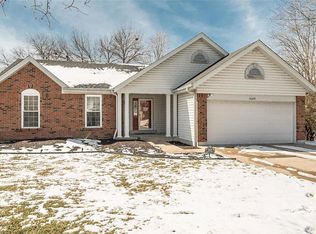 1649 Cobblestone Creek Dr, Florissant, MO 63031