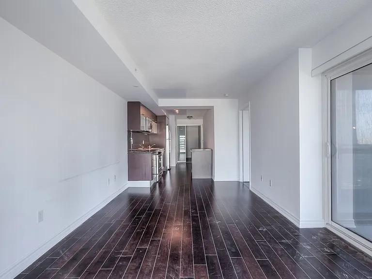 386 Yonge St #1816 — Photo 9