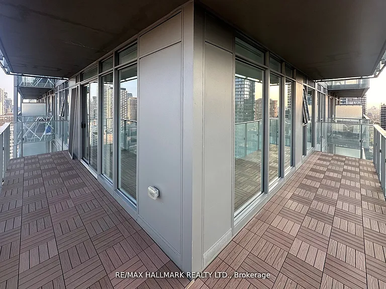 50 Wellesley St E #2904 — Photo 17