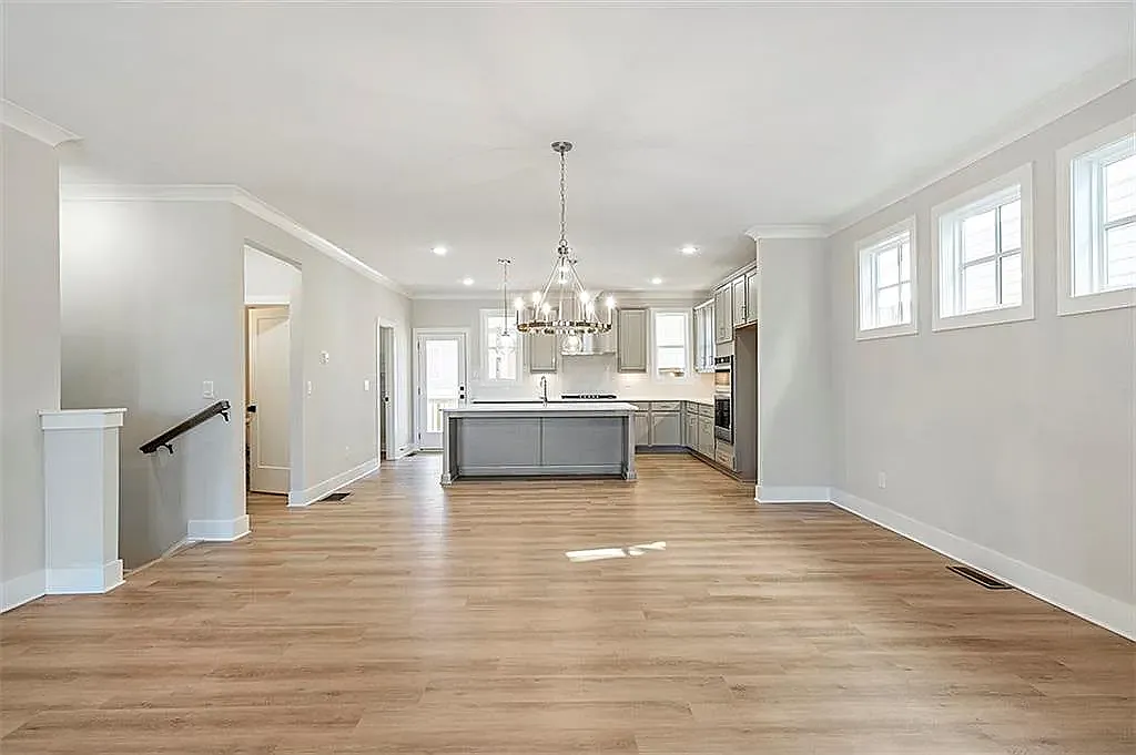 4 bed, 2660 sqft, $3,600 — Photo 4