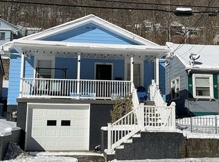 932 Guyandotte Ave, Mullens, WV 25882