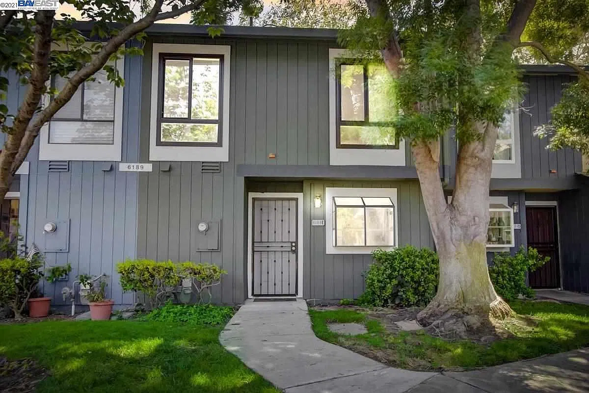 3 bed, 2.5 bath, 1330 sqft, $3,850 — Photo 1