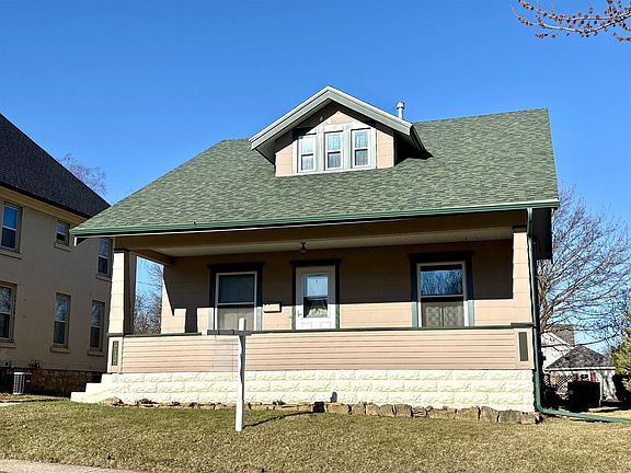 2nd image of 713 19th Ave