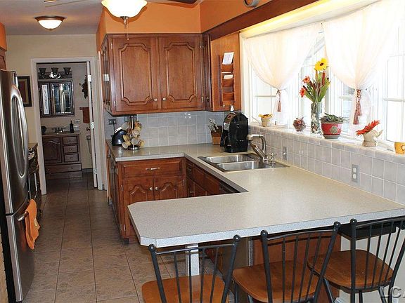3rd image of 3099 Norwood Dr