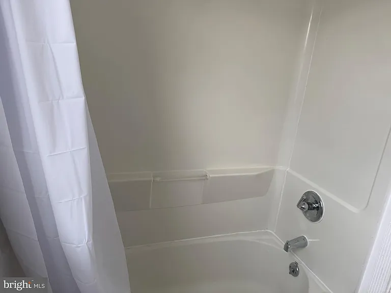 2420 Cedar Ln #2 — Photo 11