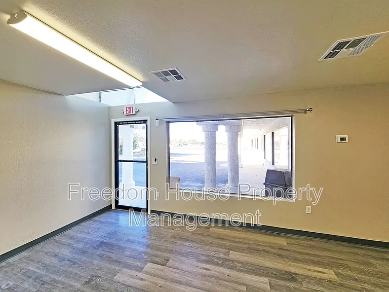 311 S Frontage Rd #104 — Photo 11