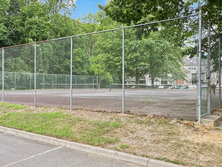 215 Old Bridge Ct — Photo 40