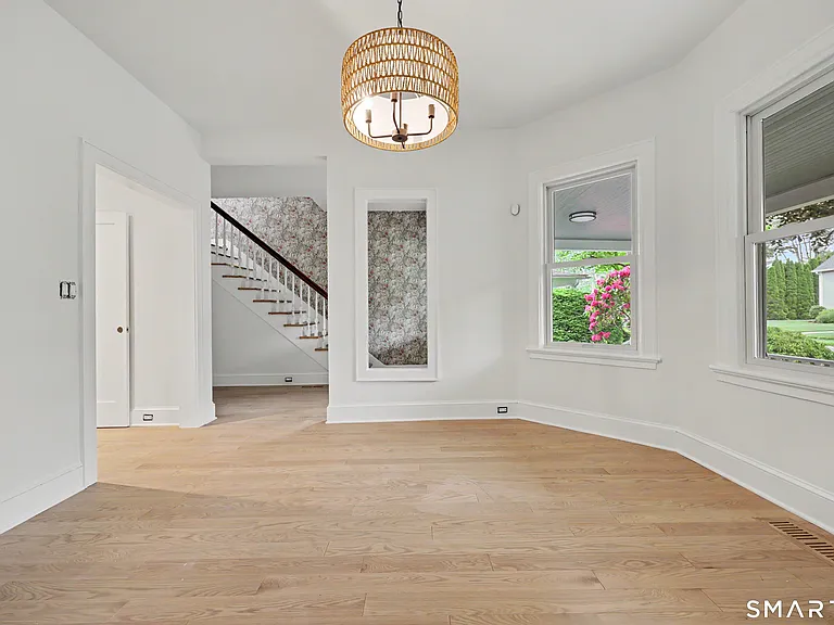 15 Shorelands Pl — Photo 3