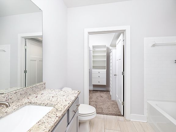 5th image of 934 Governors Ct #112