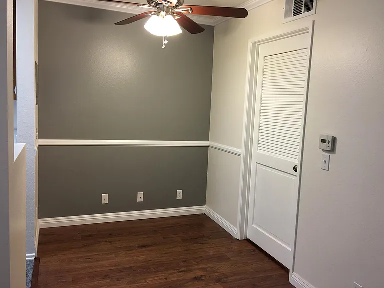 14615 Burbank Blvd #202B — Photo 10