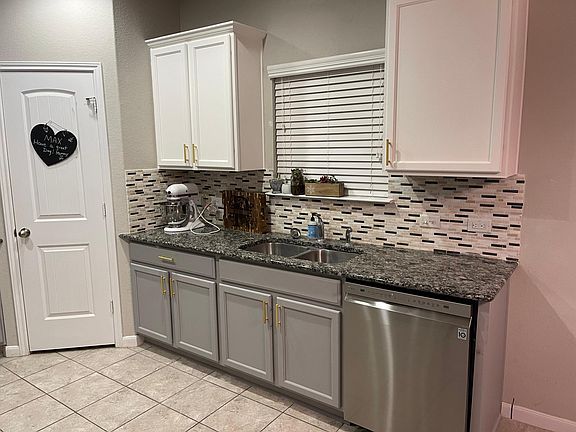 5th image of 118 Linden Ln