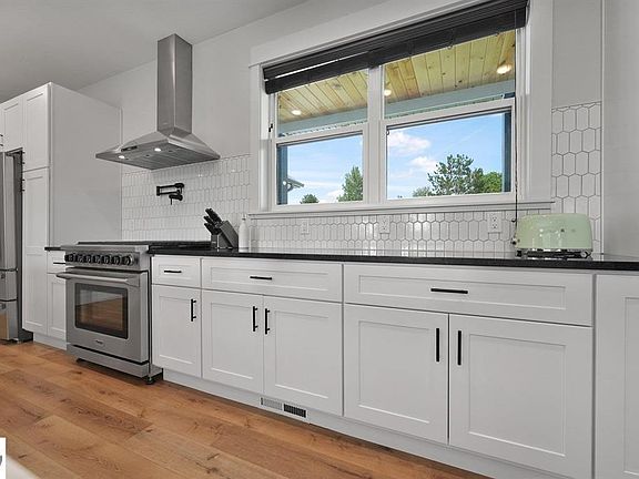 4th image of 4 E Darga Rd #4
