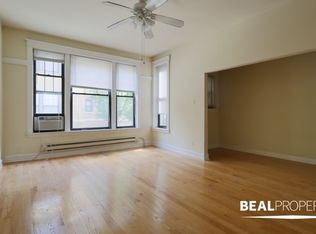 723.5 W Barry Ave #B2, Chicago, IL 60657