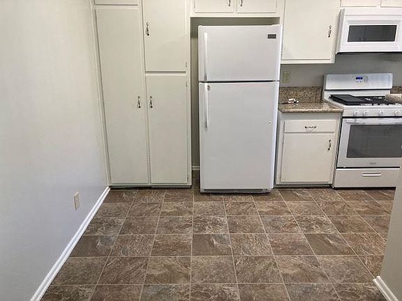5th image of 11936 Burbank Blvd #1