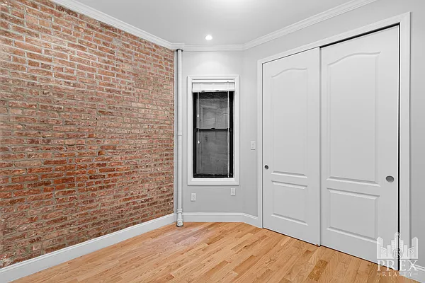 Bedroom, photo 1