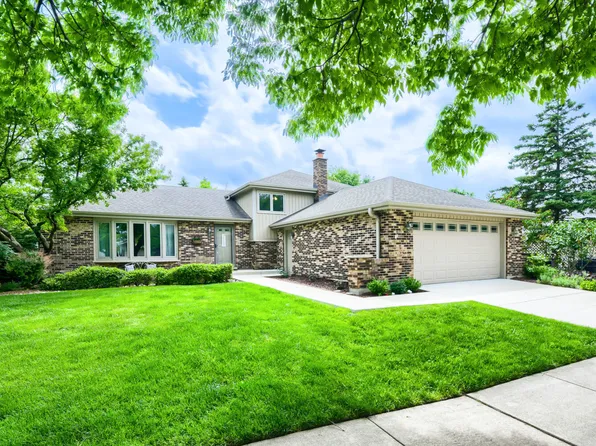 1325 Hawkins Ave, Downers Grove, IL 60516