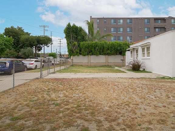 4th image of 6736 Radford Ave