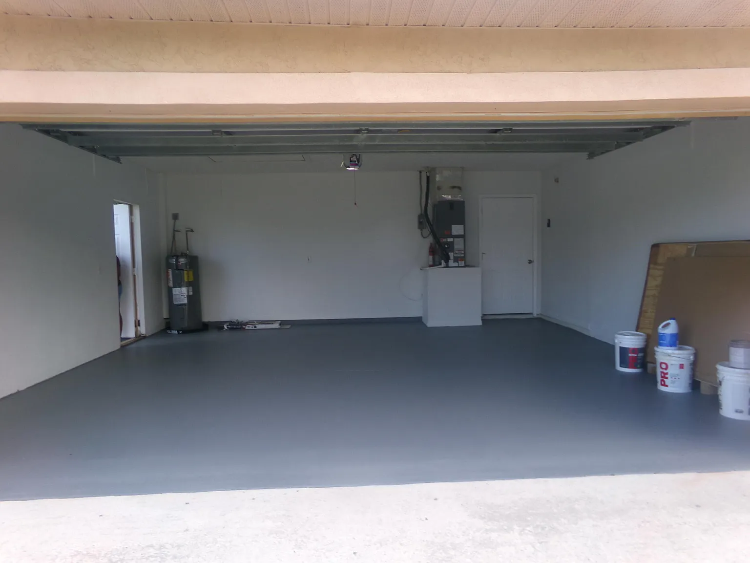 3 bed, 2.0 bath, 1634 sqft, $2,300 — Photo 3