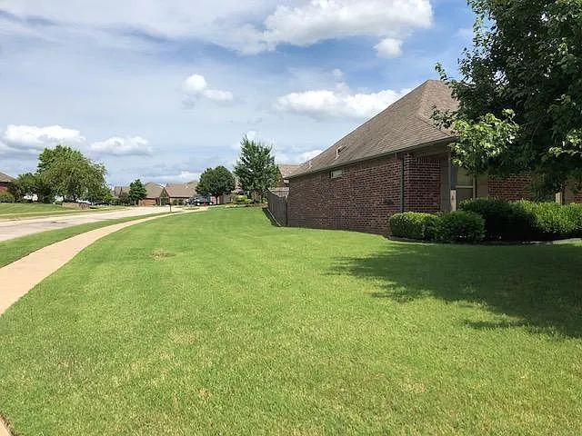 3 bed, 1650 sqft, $1,895 — Photo 4