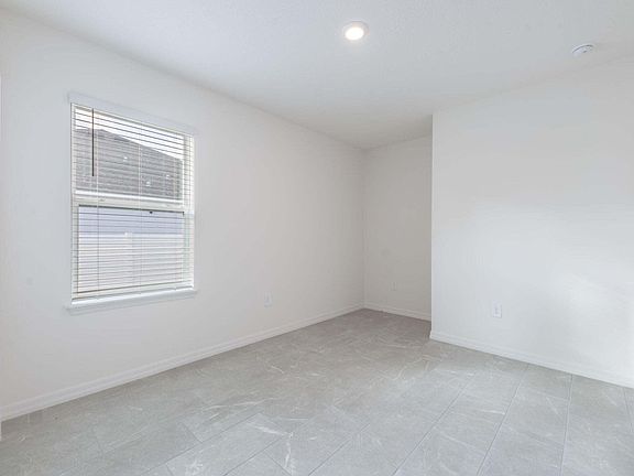 4th image of 5927 NW Brenda Cir