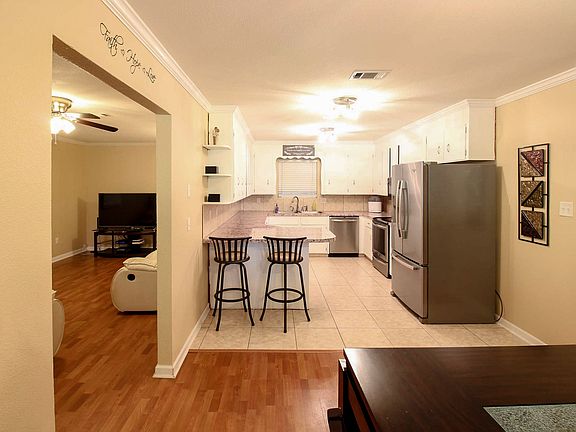 5th image of 1305 Finley Dr