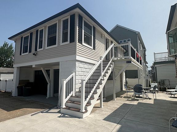 2nd image of 1034 Bay Ave #B
