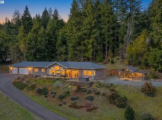 1561 N Laurel St, Coquille, OR 97423