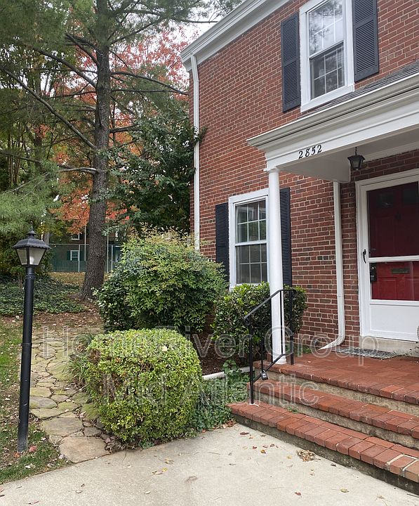 1st image of 2852 S Abingdon St