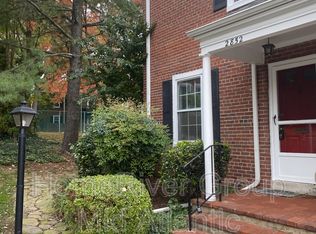 2852 S Abingdon St, Arlington, VA 22206