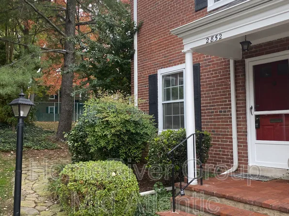 2852 S Abingdon St, Arlington, VA 22206