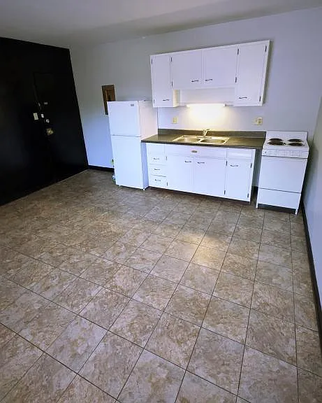 356 E Duncan St — Photo 2