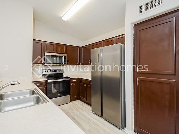 5th image of 2218 N 106th Ln