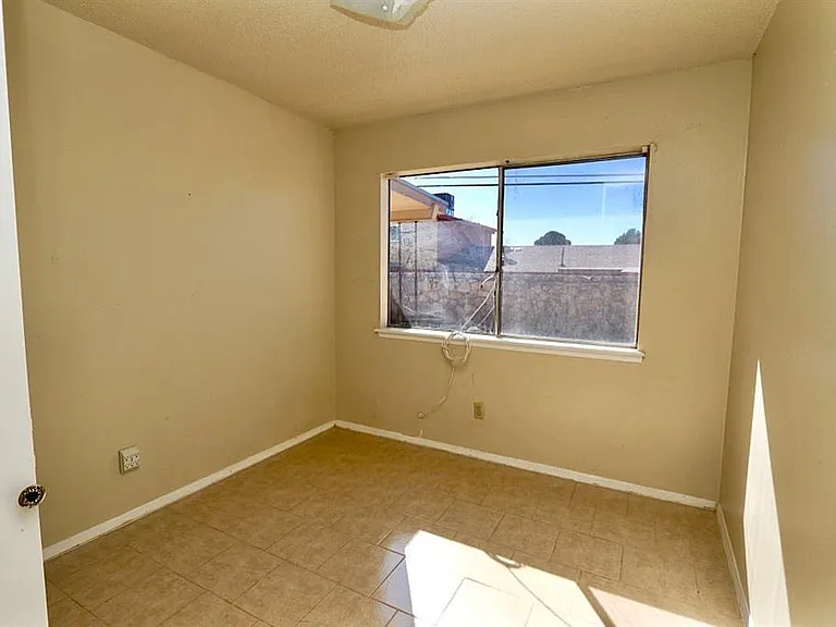 6925 Escondido Dr #B — Photo 16